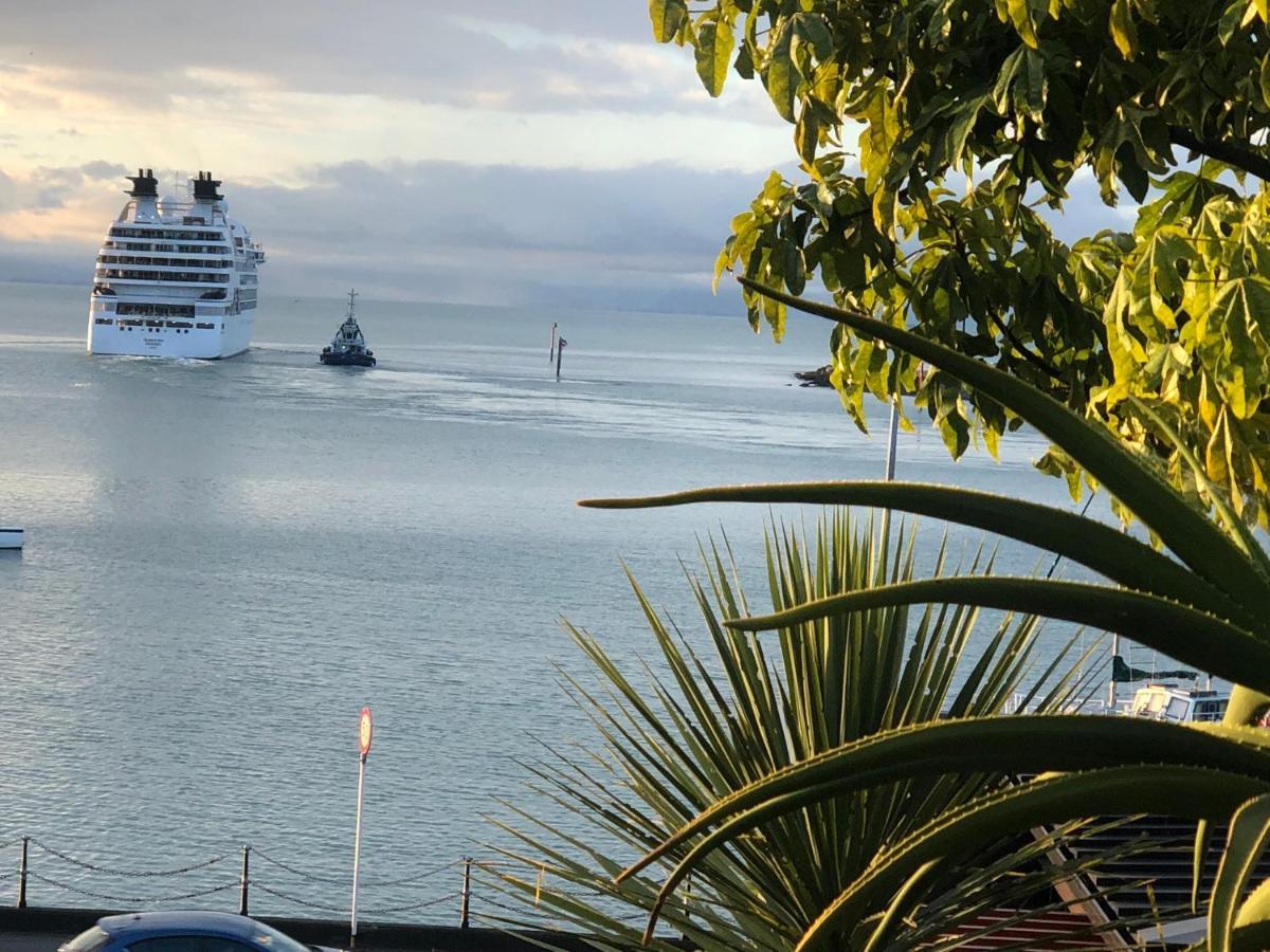 Waterfront Bliss Hotel Nelson Bagian luar foto