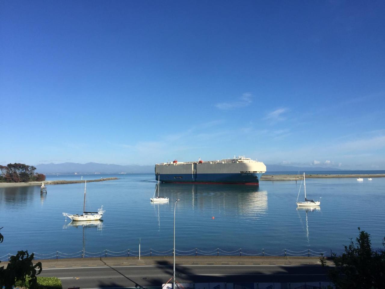 Waterfront Bliss Hotel Nelson Bagian luar foto