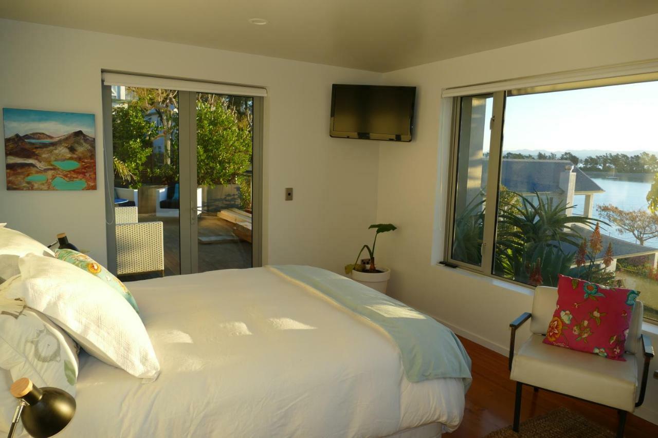 Waterfront Bliss Hotel Nelson Bagian luar foto
